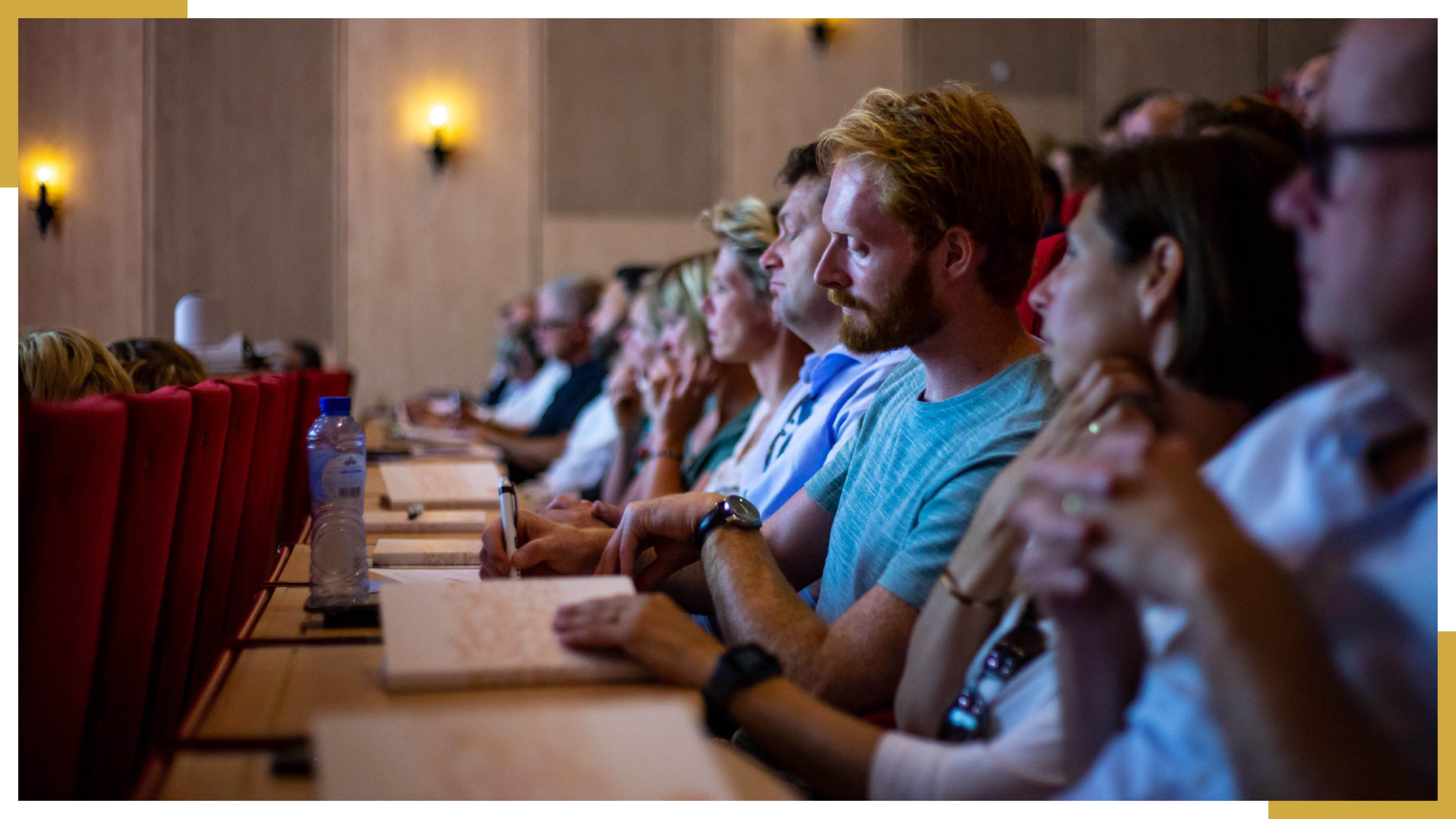 Bas Kodden verzorgt regelmatig lezingen en workshops. Bekijk de agenda om te zien waar je kunt deelnemen.